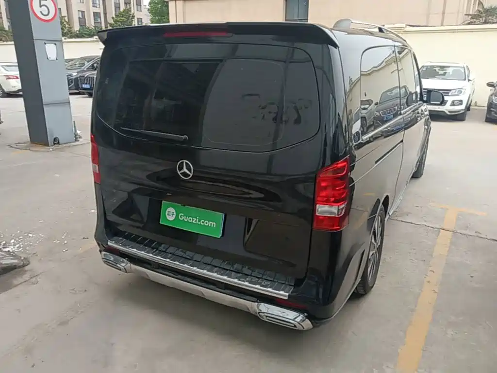 Mercedes-Benz Vito 2021 2.0T Elite 7 мест