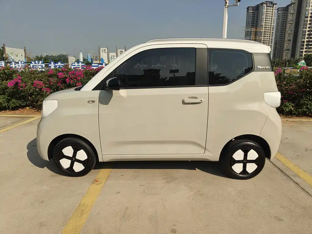 Wuling MINIEV — миниатюра 8