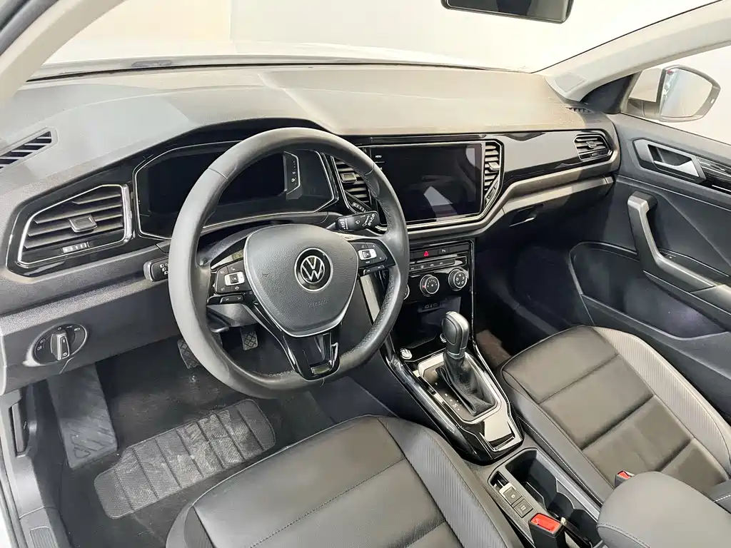 Volkswagen T-Roc — миниатюра 15