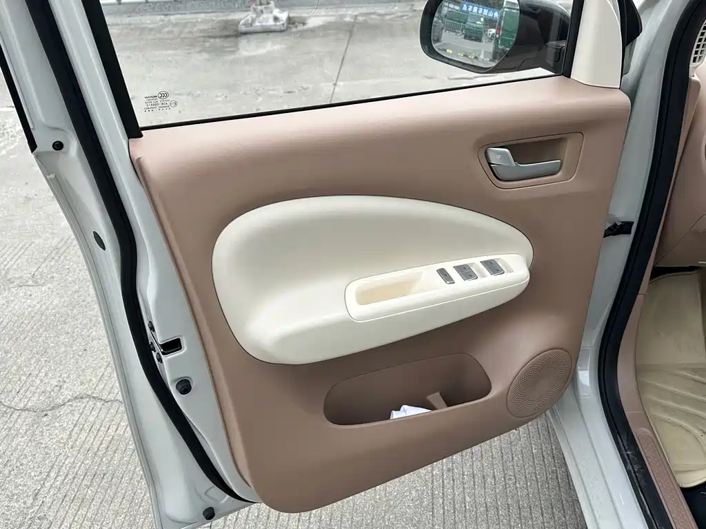 Wuling MINIEV — миниатюра 9