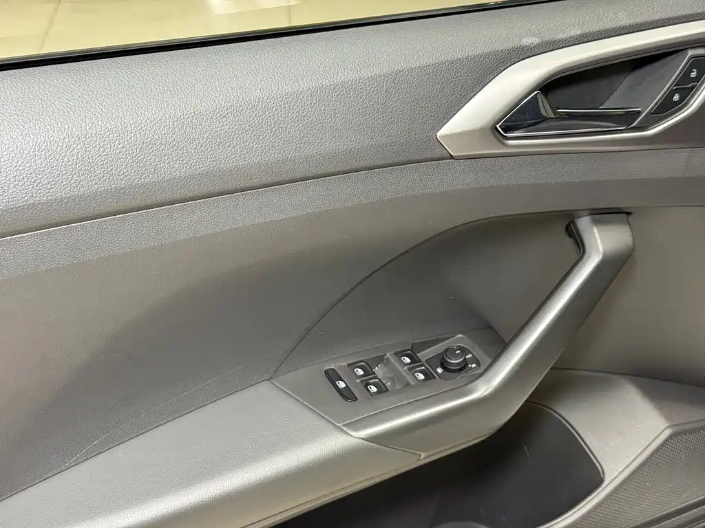 Volkswagen T-Cross — миниатюра 14