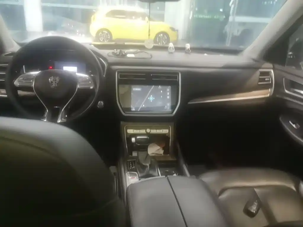 Roewe RX8 — миниатюра 12