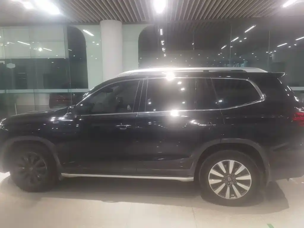 Roewe RX8 — миниатюра 5