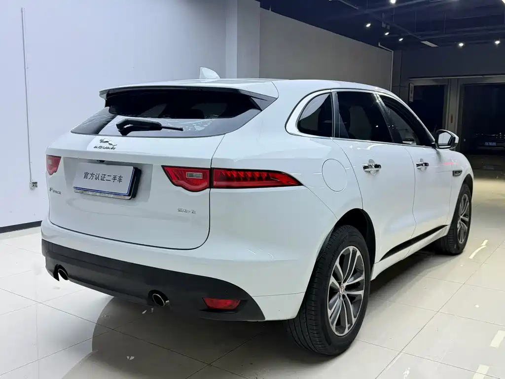 Jaguar F-PACE — миниатюра 9