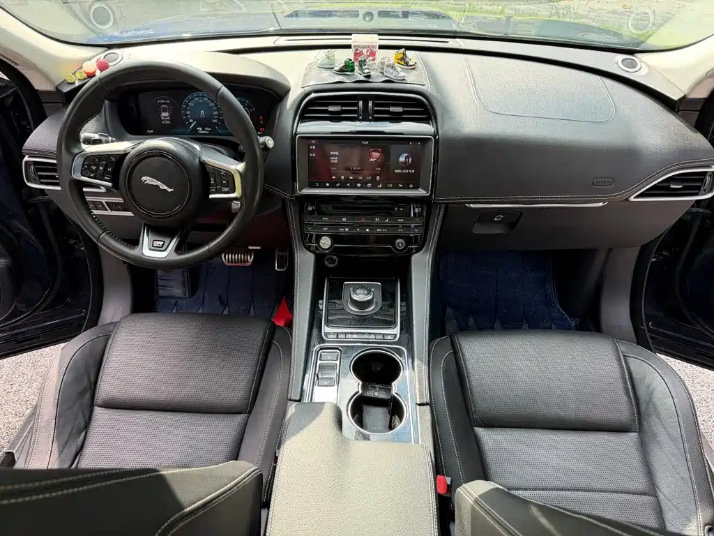 Jaguar F-PACE — миниатюра 13