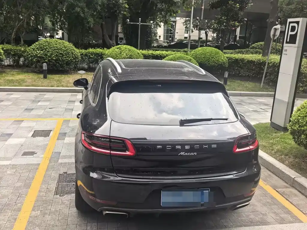 Porsche Macan — миниатюра 3