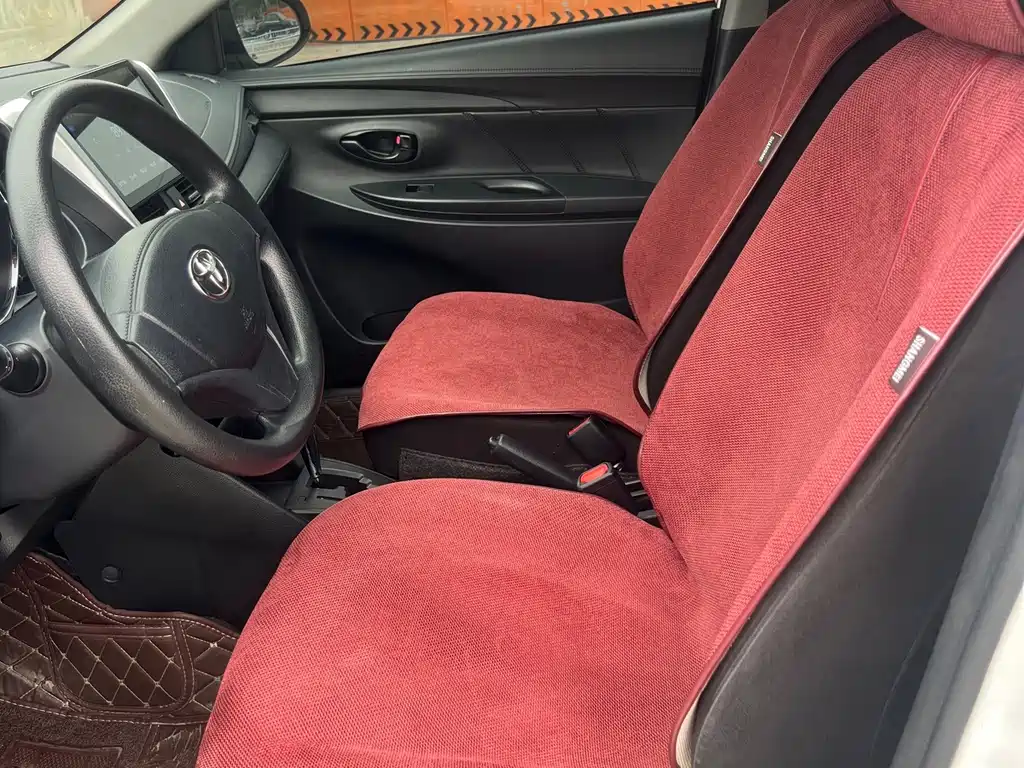 Toyota Yaris L — миниатюра 4