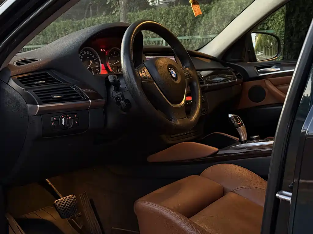 BMW X6 — миниатюра 5