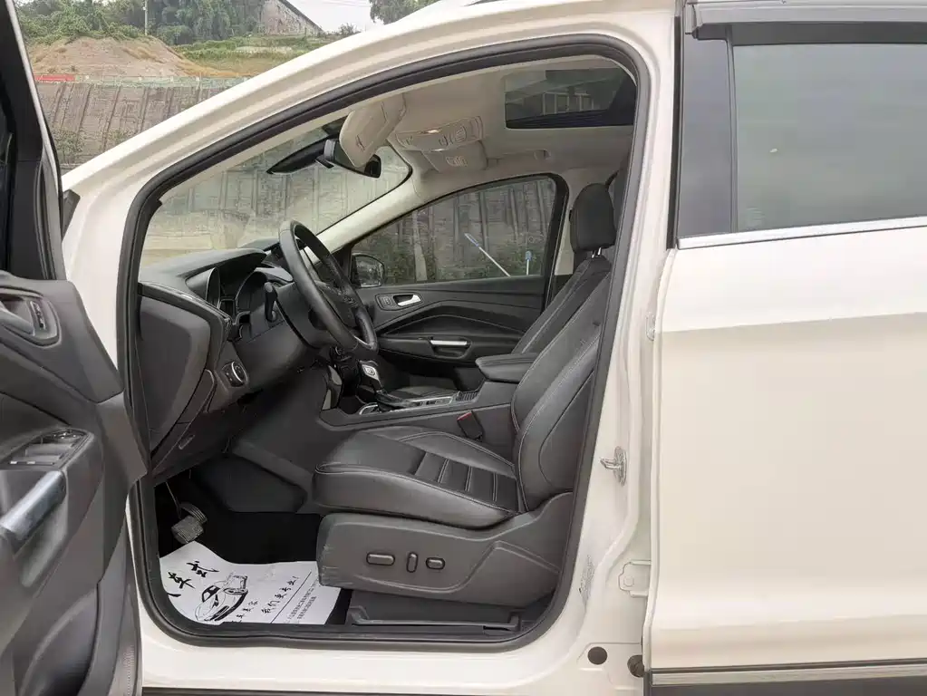Ford Kuga — миниатюра 5