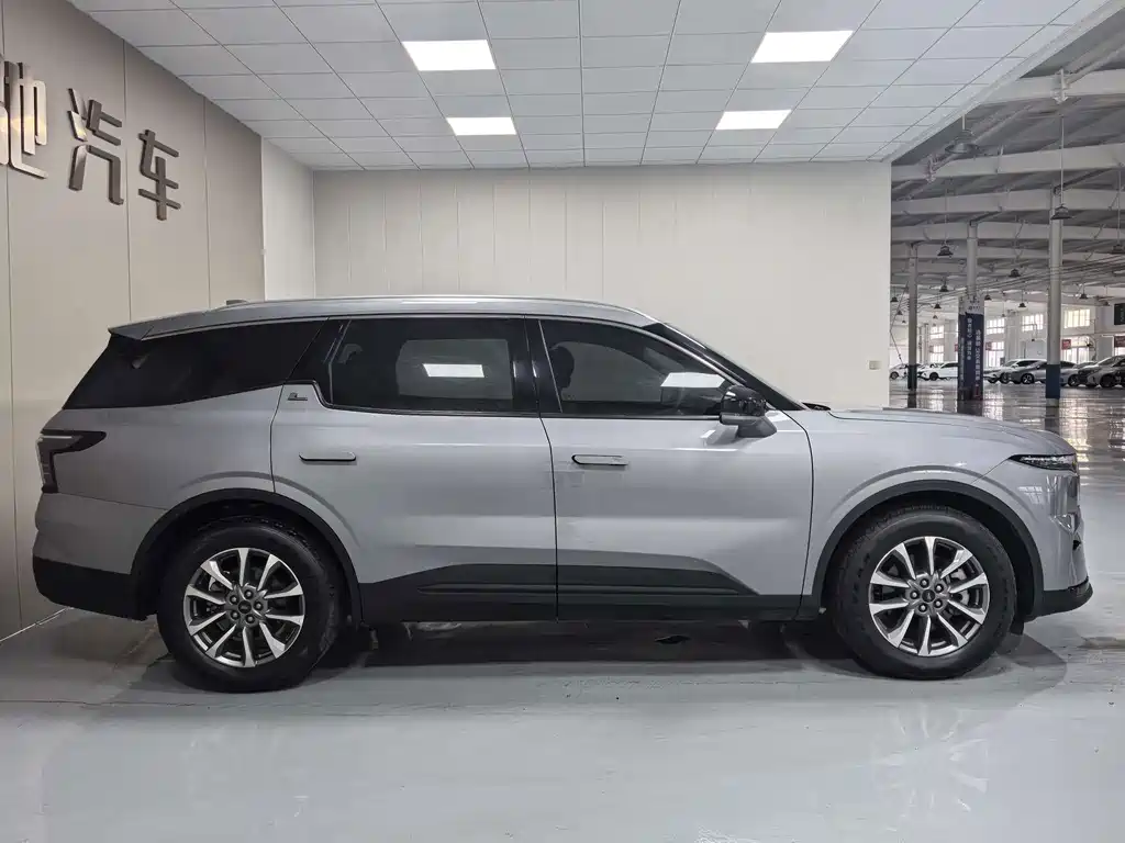 Ford Edge — миниатюра 7