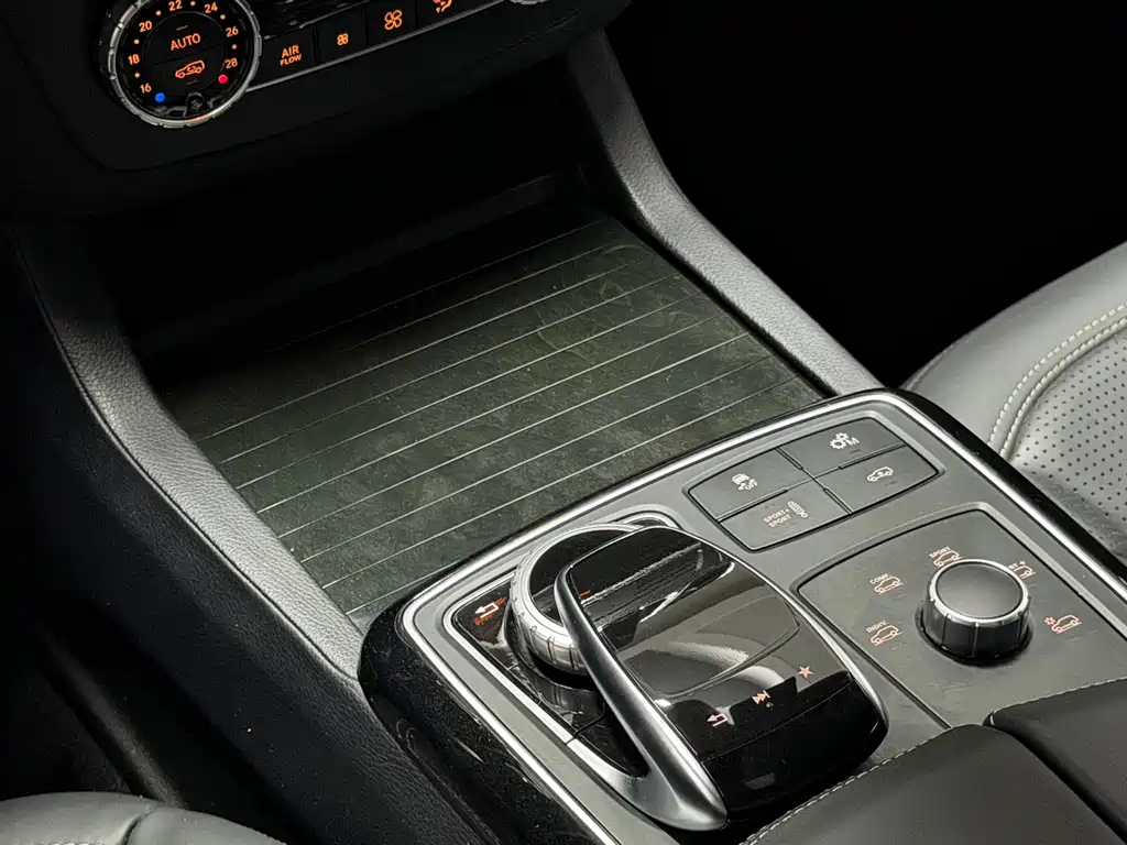 Mercedes-Benz GLS AMG — миниатюра 9