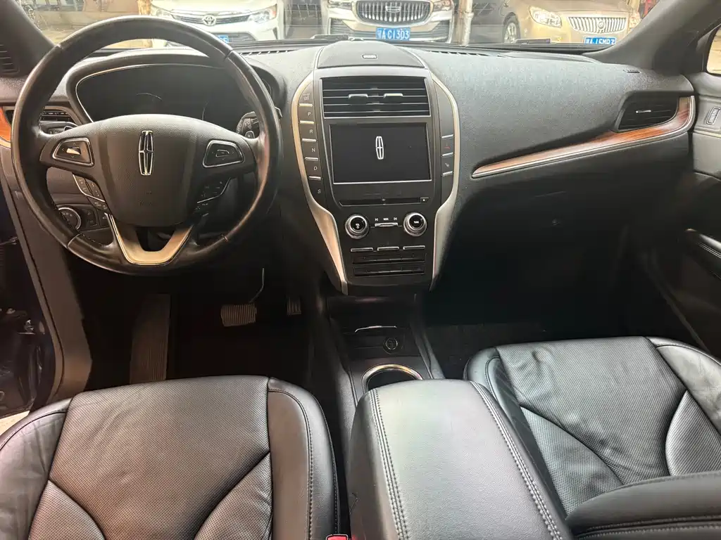 Lincoln MKC — миниатюра 9