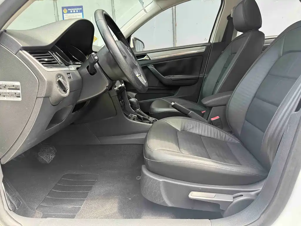 Volkswagen Bora — миниатюра 3