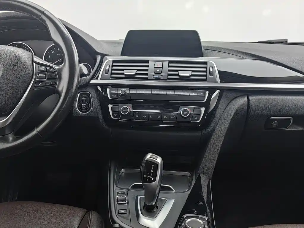 BMW 3 Series — миниатюра 12