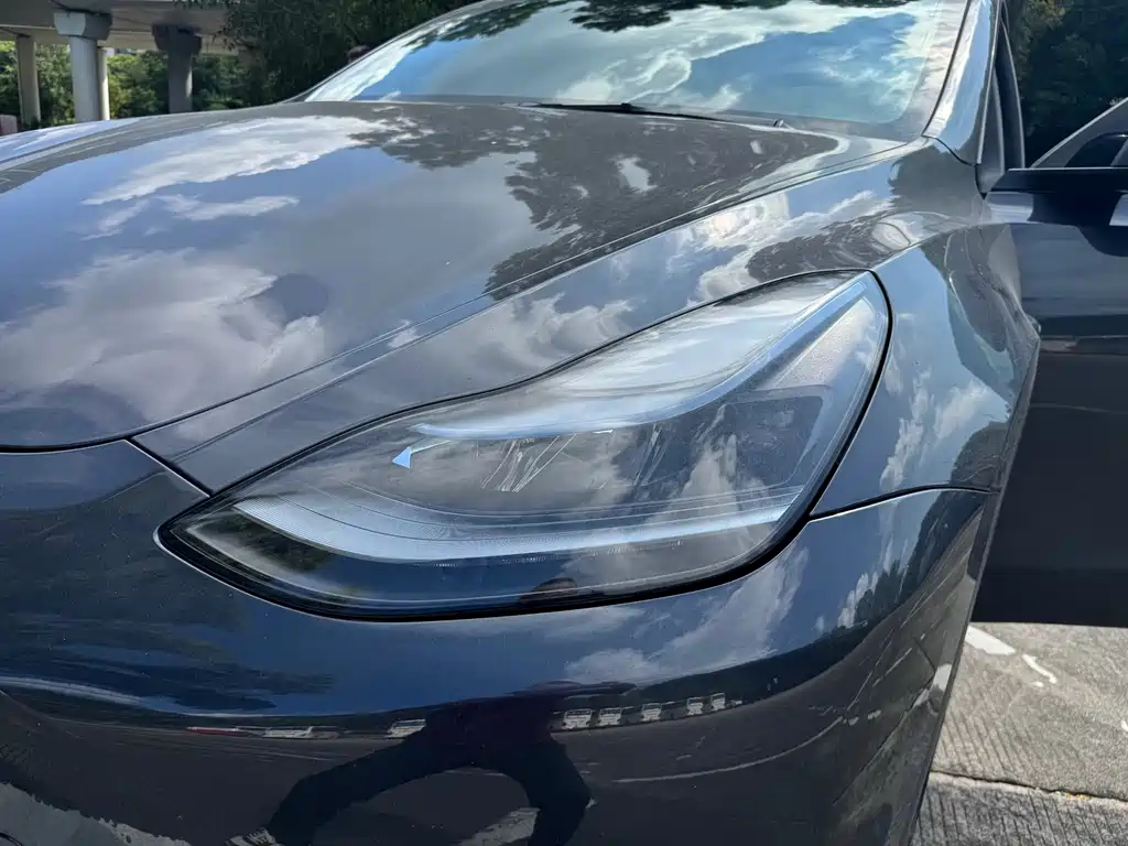 Tesla Model Y — миниатюра 17