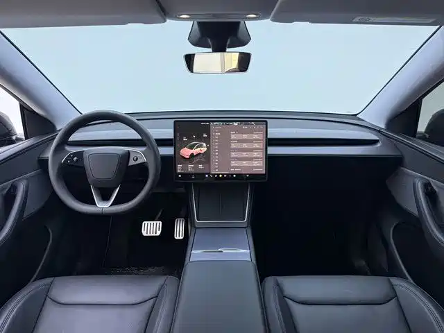 Tesla Model Y — миниатюра 7