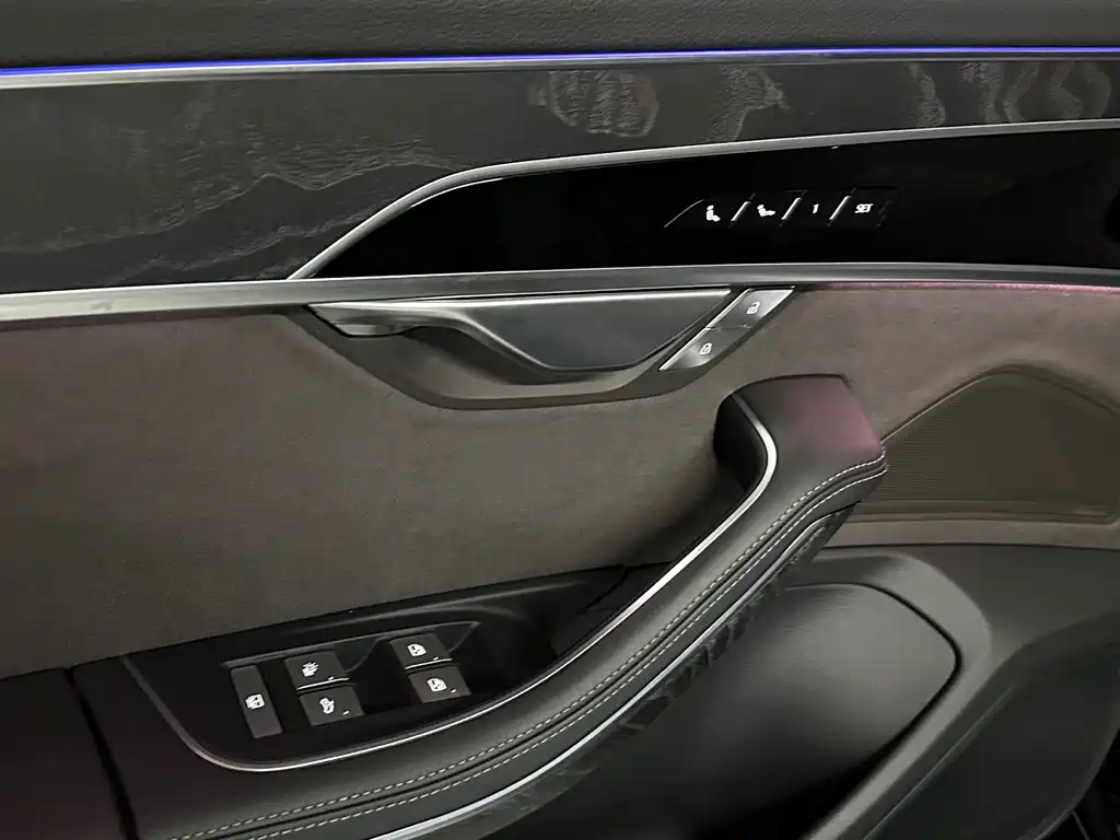 Audi A8 — миниатюра 13