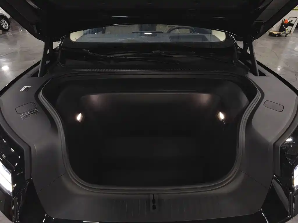 NIO ES8 — миниатюра 6