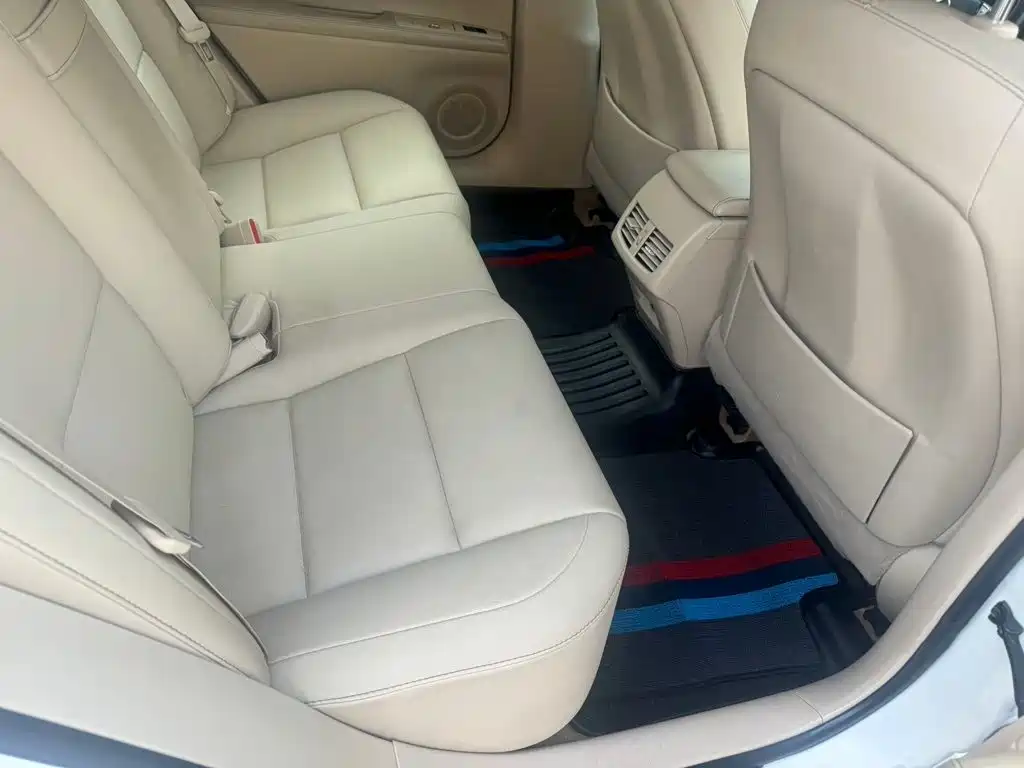 Lexus ES — миниатюра 5
