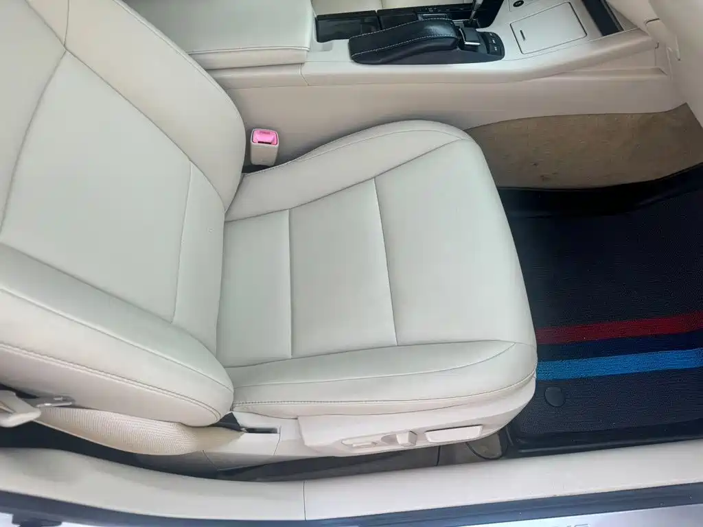 Lexus ES — миниатюра 6