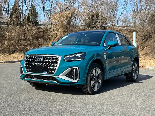 AUDI Q2L 2025