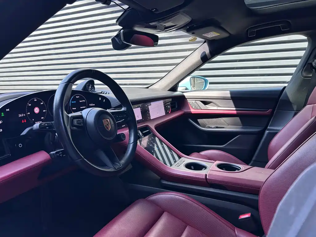 Porsche Taycan — миниатюра 9