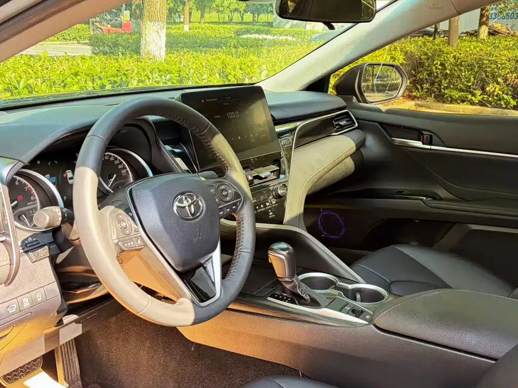 Toyota Camry — миниатюра 14