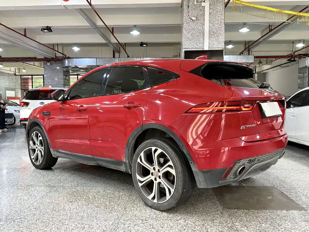Jaguar E-PACE — миниатюра 9