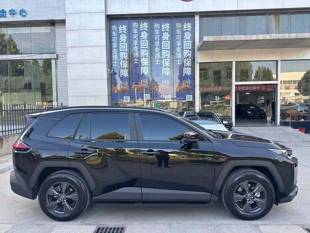 Toyota RAV4 — миниатюра 12