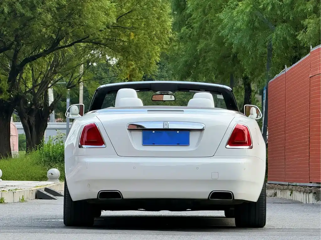 Rolls-Royce Dawn — миниатюра 5