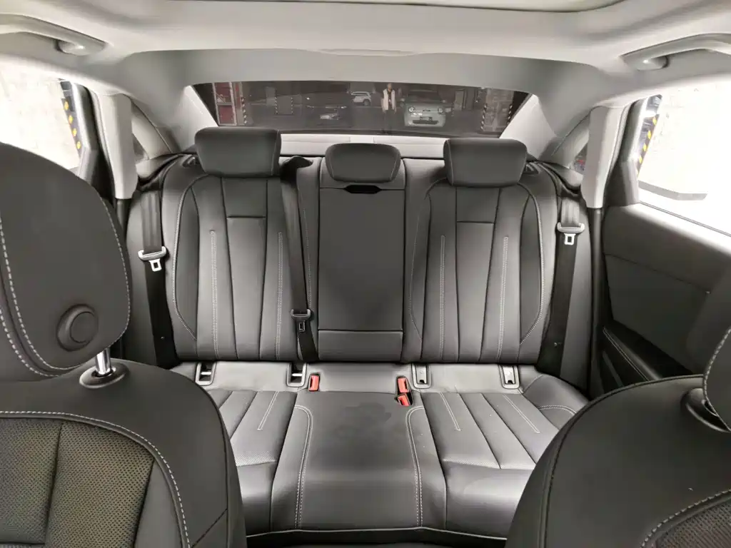 Audi A4L — миниатюра 15