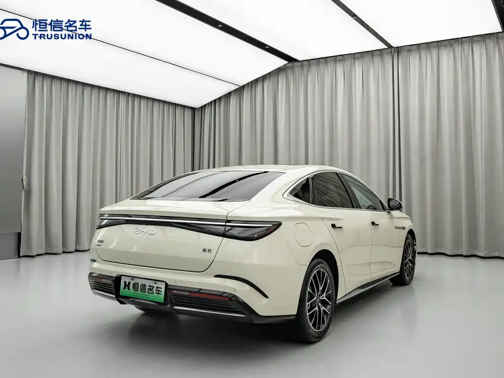 BYD SEAL