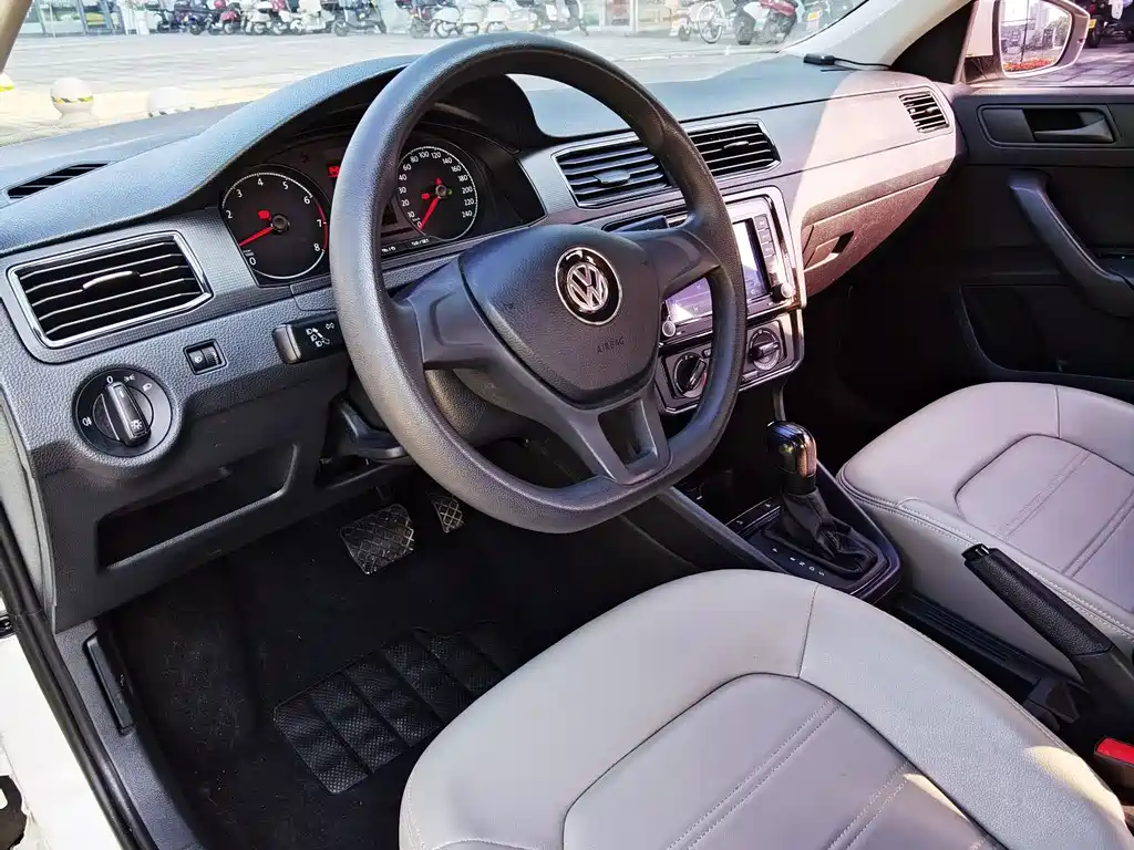 Volkswagen Santana — миниатюра 9