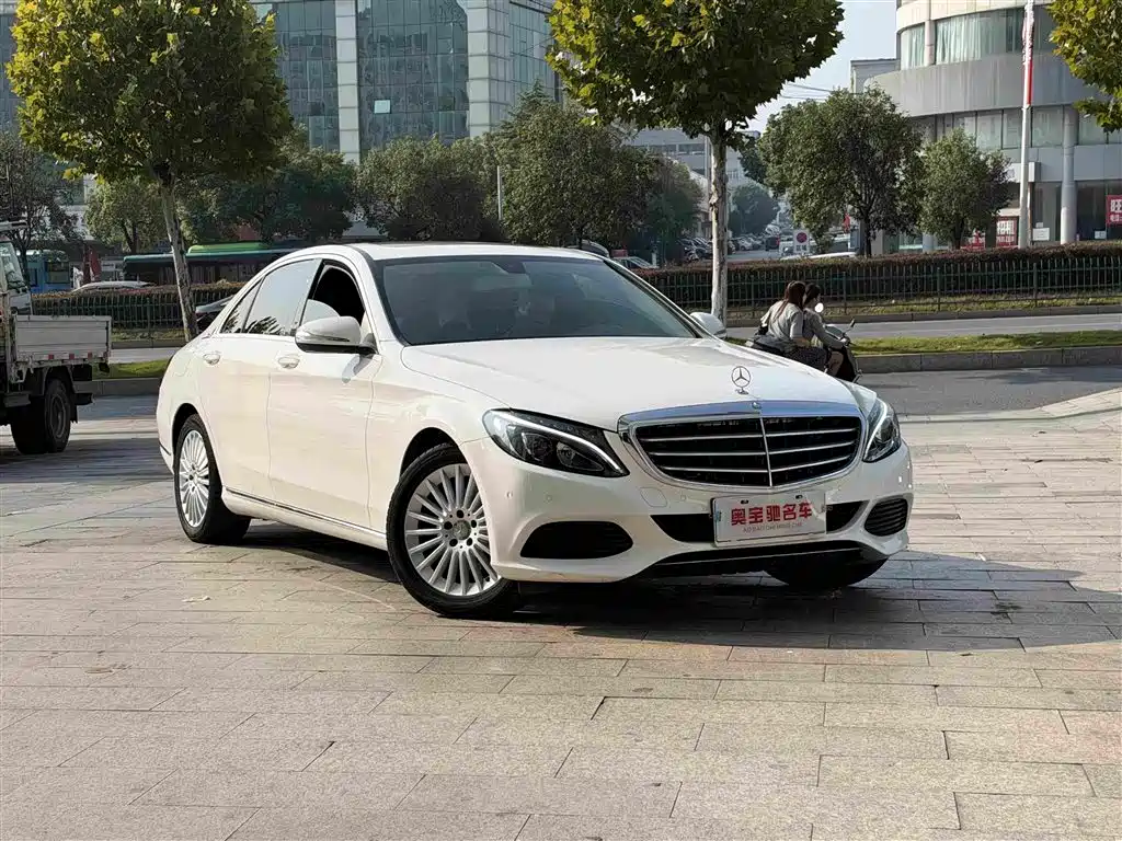 Mercedes-Benz C-Class — миниатюра 3