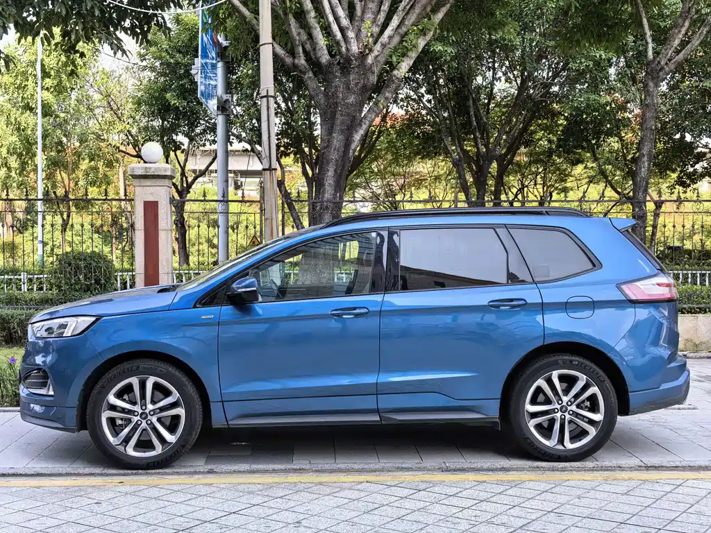 Ford Edge — миниатюра 7
