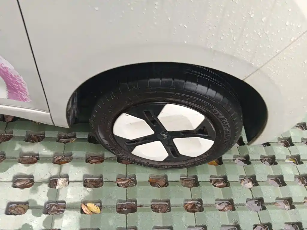 Wuling MINIEV — миниатюра 8