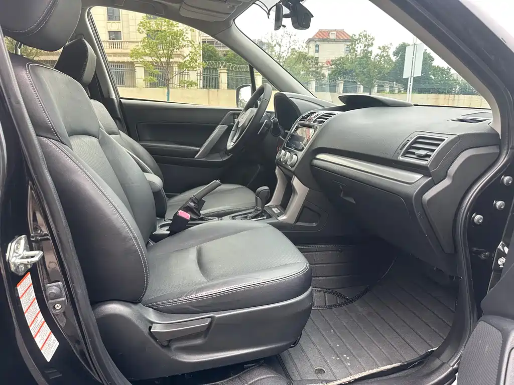 Subaru Forester 2.0i Special Anniversary Edition, фото 9