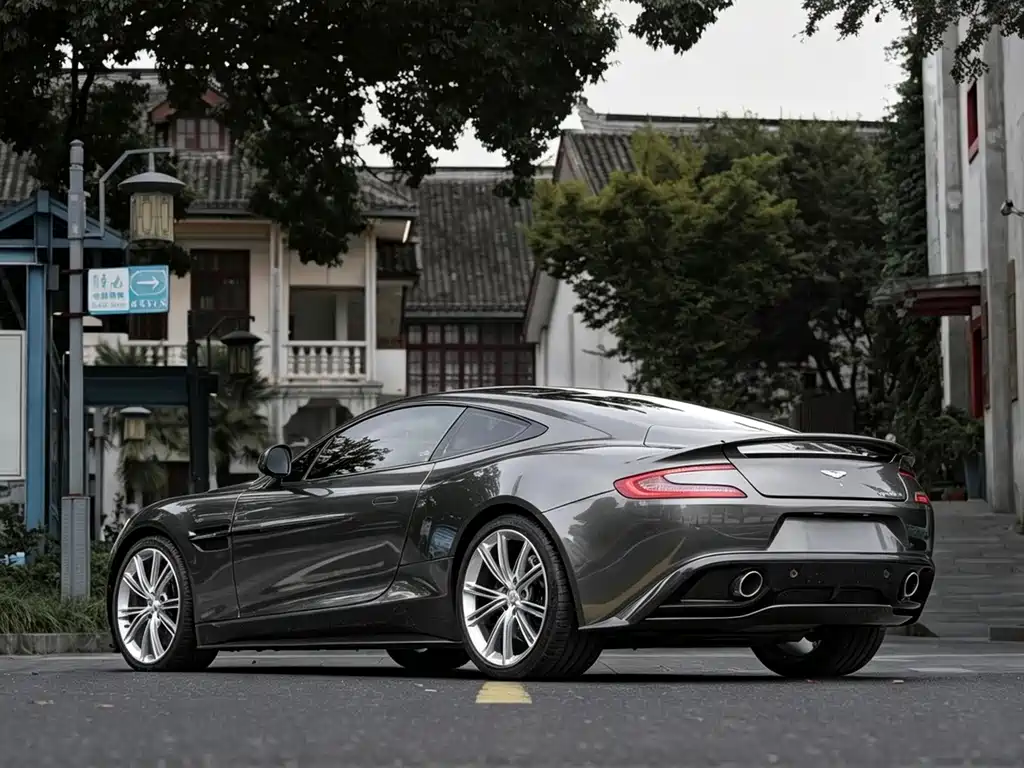 Aston Martin Vanquish — миниатюра 4