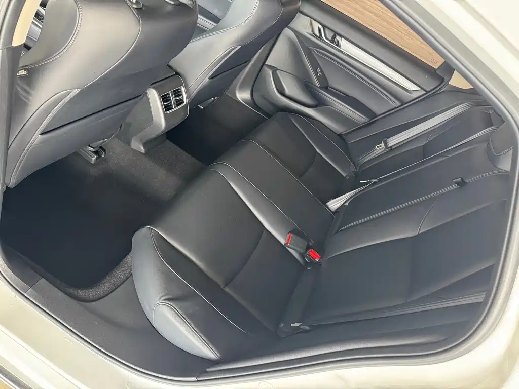 Honda Accord — миниатюра 8