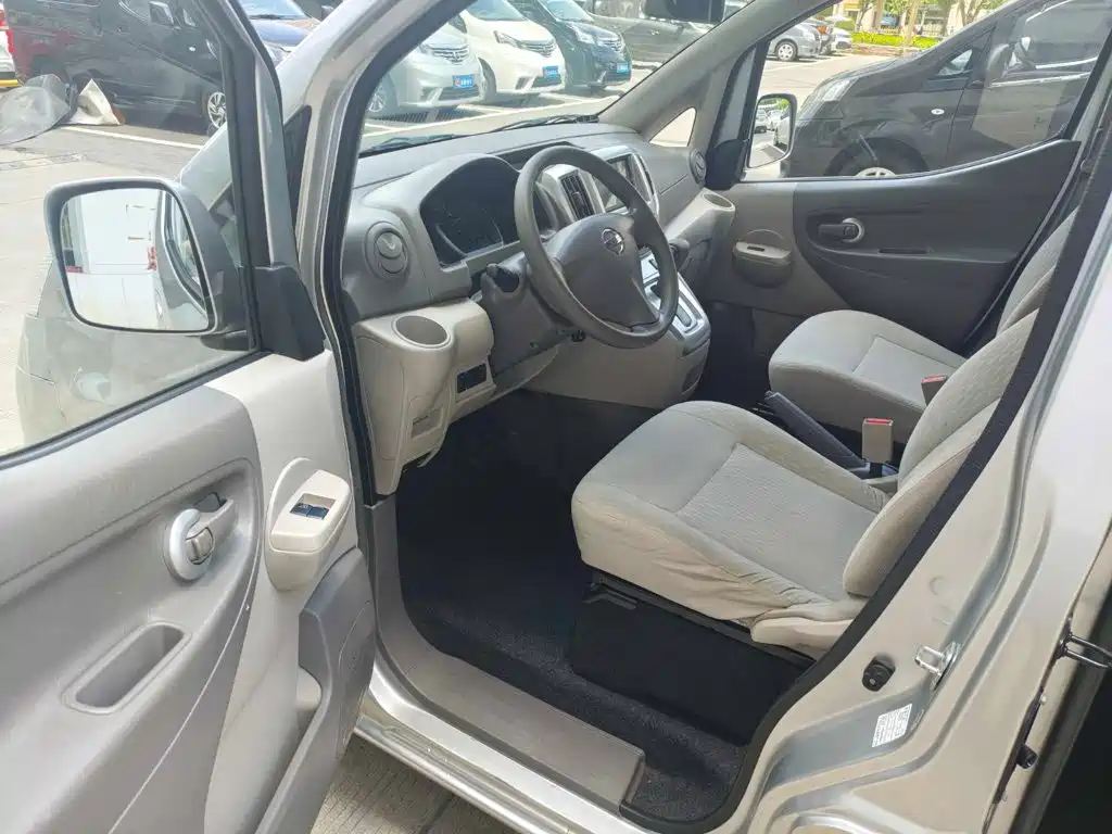 Nissan NV200 — миниатюра 6
