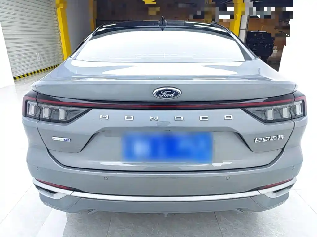 Ford Mondeo — миниатюра 6