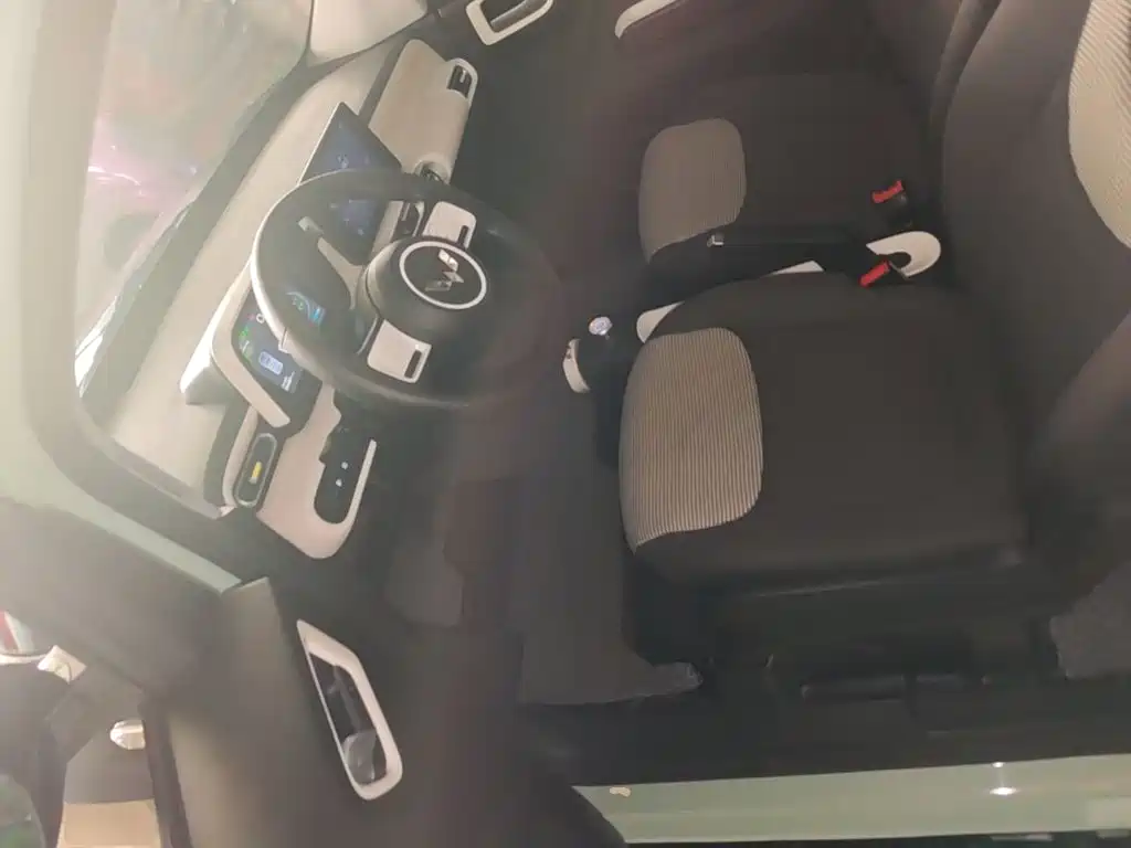Wuling MINIEV — миниатюра 15