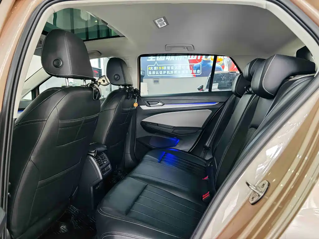 Volkswagen Golf — миниатюра 22