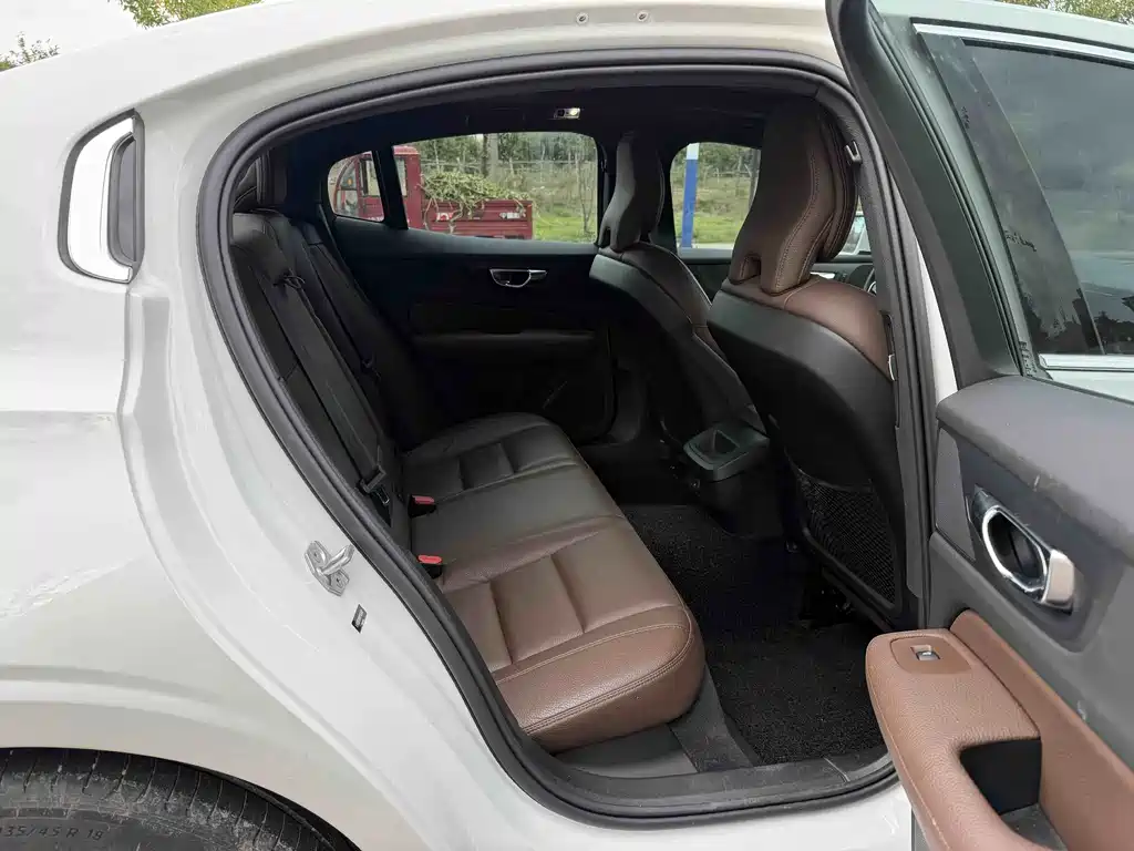 Volvo S60 — миниатюра 12