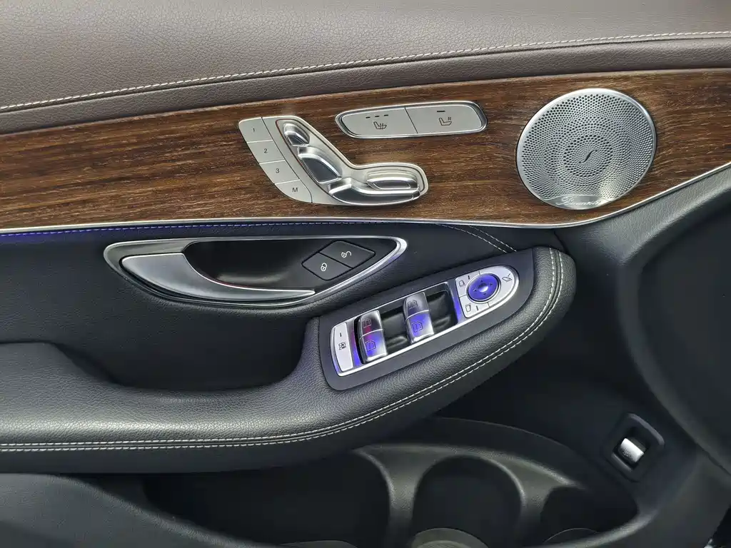 Mercedes-Benz GLC — миниатюра 11