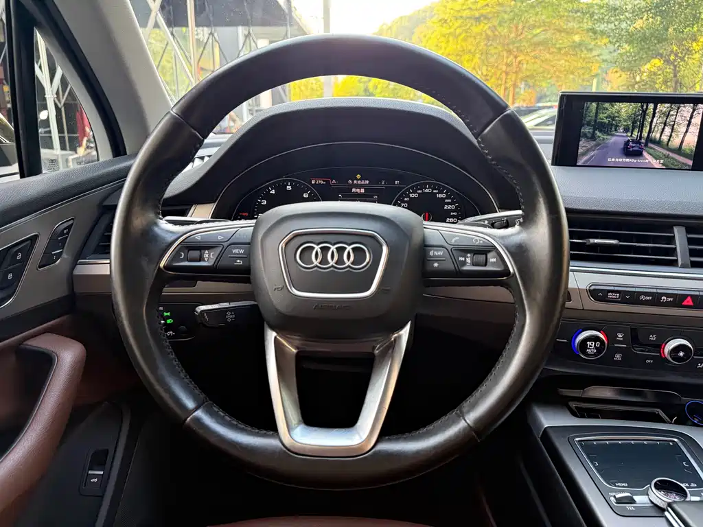 Audi Q7 — миниатюра 12