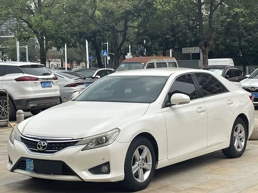 Toyota Reiz 2014