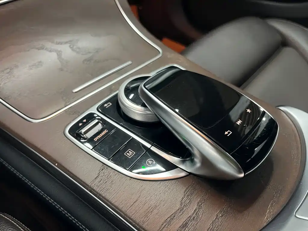 Mercedes-Benz GLC — миниатюра 12