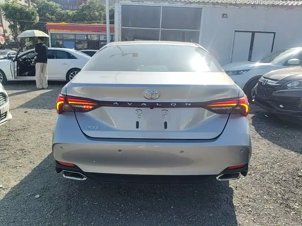 Toyota Avalon — миниатюра 6