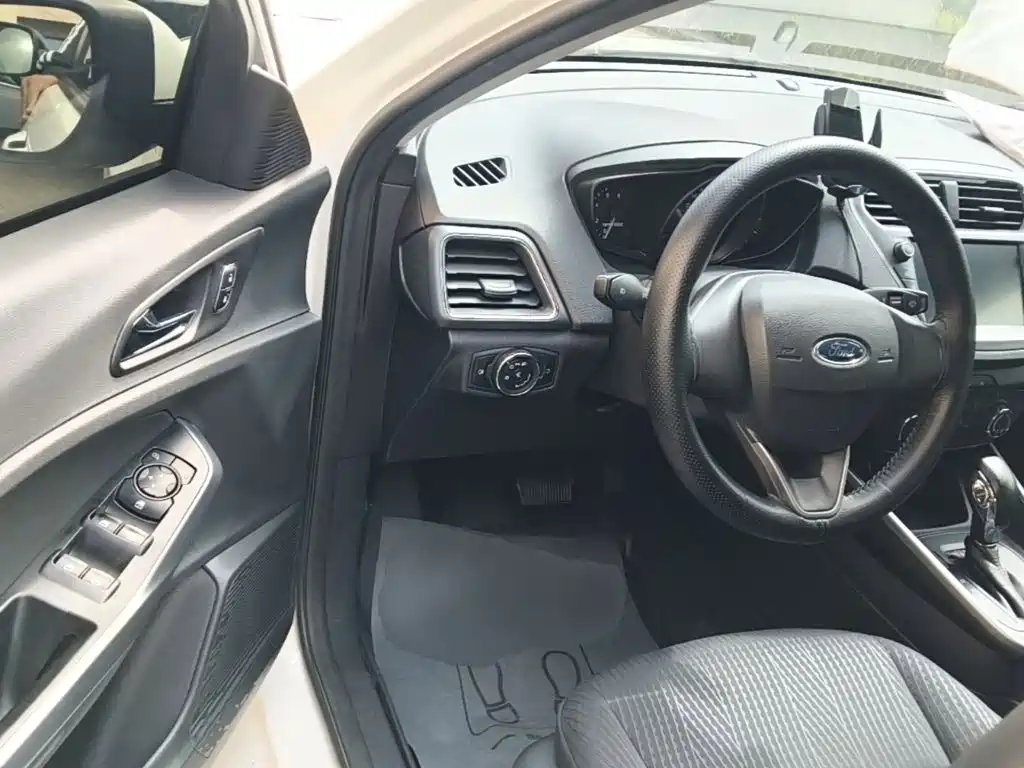 Ford Escort — миниатюра 16